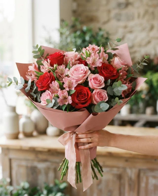 Buquê All Day + 7 Rosas